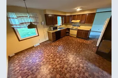 7950 Woodrush Drive NW, North Canton, OH 44720 - Photo 10