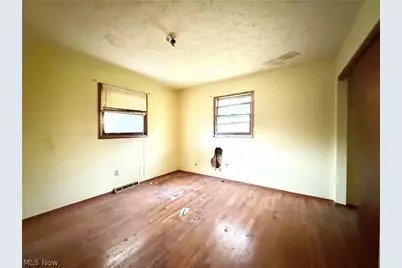 10715 Orrville Street NW, Massillon, OH 44647 - Photo 6