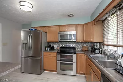 537 Randall Road, Elyria, OH 44035 - Photo 8