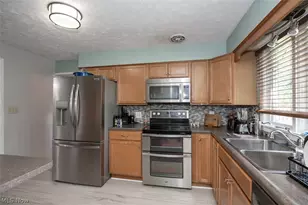 537 Randall Rd, Elyria, OH 44035 - Photo 8