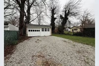 747 Brownell Avenue, Lorain, OH 44052 - Photo 2