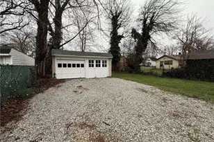 747 Brownell Ave, Lorain, OH 44052 - Photo 2