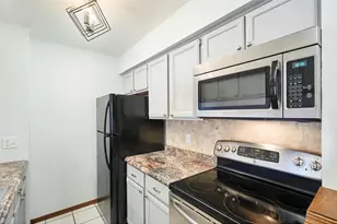 2460 Wrens Dr S, Stow, OH 44224 - Photo 2