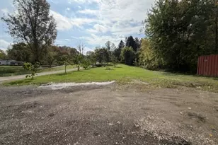 307 Ruggles Ave SE, Canton, OH 44707 - Photo 2