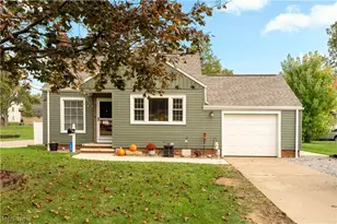 154 Victoria Ave NW, Canton, OH 44708 - Photo 2