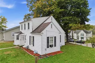 373 Cross St, Newcomerstown, OH 43832 - Photo 2