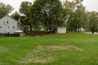 220,210 Kent Avenue NE, Hartville, OH 44632 - Photo 4