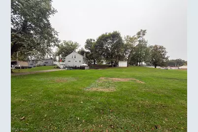 220,210 Kent Avenue NE, Hartville, OH 44632 - Photo 14
