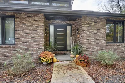 586 Hilan Avenue SW, New Philadelphia, OH 44663 - Photo 2