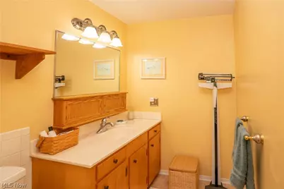 2221 Devonshire Drive NW, Canton, OH 44708 - Photo 28