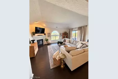8609 Scenicview Drive #201, Grandview Heights, OH 44147 - Photo 4
