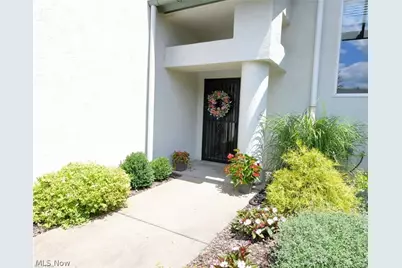 1104 Courtyard Square, Zanesville, OH 43701 - Photo 2