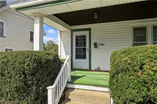 304 Commonwealth Ave NE, Massillon, OH 44646 - Photo 6
