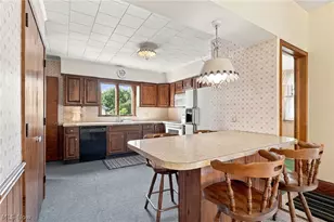 304 Commonwealth Ave NE, Massillon, OH 44646 - Photo 12