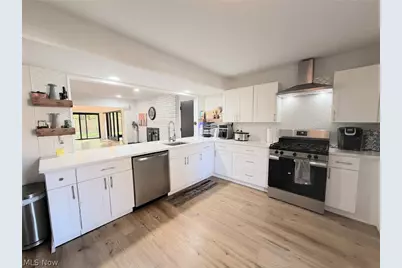 607 Castle Boulevard, Akron, OH 44313 - Photo 14