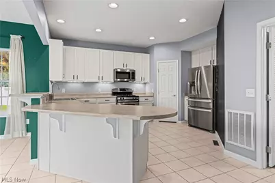 571 Eastglen Circle, Tallmadge, OH 44278 - Photo 4