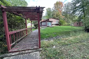 572 Buckeye Dr, Sheffield Lake, OH 44054 - Photo 8