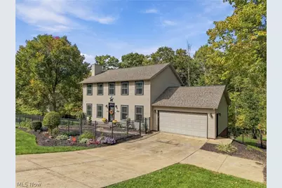 1907 Dogwood Square NE, Bolivar, OH 44612 - Photo 2