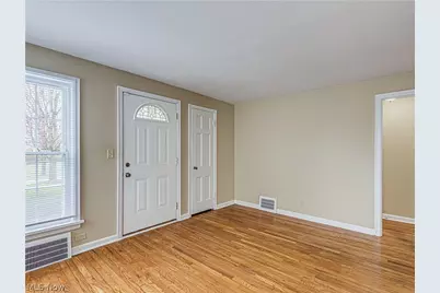 15606 Scottsdale Boulevard, Huber Heights, OH 44120 - Photo 4