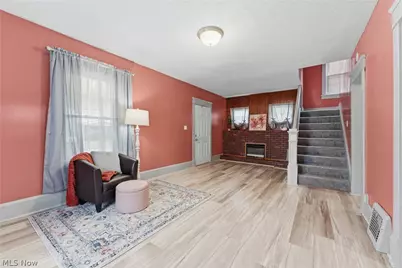 329 Girard Avenue NE, Canton, OH 44704 - Photo 6