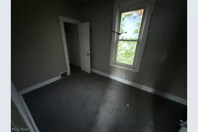653 E 159th Street, Loveland, OH 44110 - Photo 4