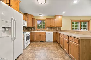 1126 Lanner St NW, North Canton, OH 44720 - Photo 12