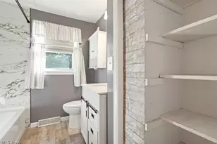 1718 Woodlawn Ave NW, Canton, OH 44708 - Photo 6
