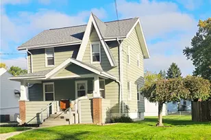 829 Broadway St E, Cuyahoga Falls, OH 44221 - Photo 2