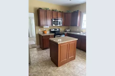 4214 Greenway Trail Street NW, Massillon, OH 44647 - Photo 4