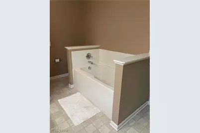 4214 Greenway Trail Street NW, Massillon, OH 44647 - Photo 14