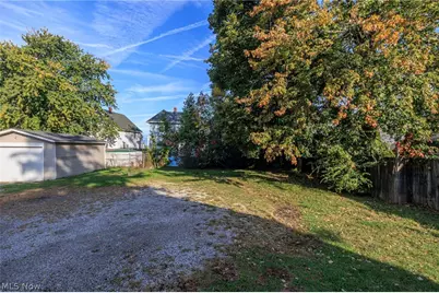 655 E Erie Avenue, Lorain, OH 44052 - Photo 1