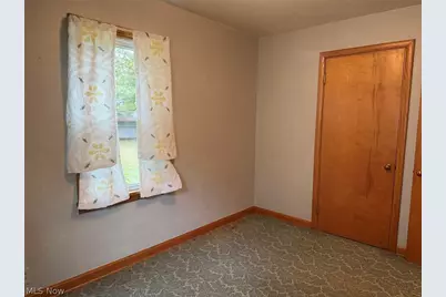 139 S Moravian Avenue, Gnadenhutten, OH 44629 - Photo 16