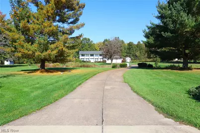 108 Country Place, Grafton, OH 44044 - Photo 2