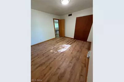 2854 Long Road, Akron, OH 44312 - Photo 6