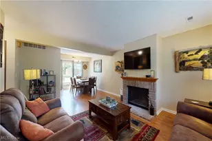 8785 Eastbrook Cir, Chagrin Falls, OH 44023 - Photo 4