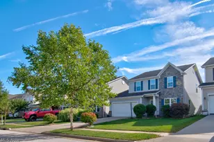 10399 Fox Hollow Cir, Twinsburg, OH 44087 - Photo 2