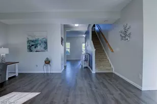 10399 Fox Hollow Cir, Twinsburg, OH 44087 - Photo 8