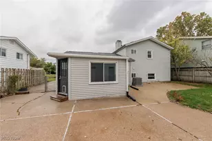 916 West Dr, Sheffield Lake, OH 44054 - Photo 40