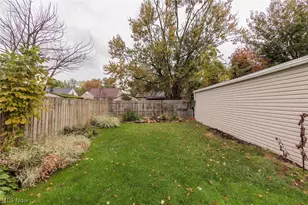 916 West Dr, Sheffield Lake, OH 44054 - Photo 44
