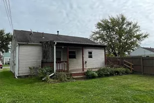 1933 Bollinger Ave NE, Canton, OH 44705 - Photo 2