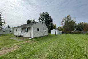 1933 Bollinger Ave NE, Canton, OH 44705 - Photo 6
