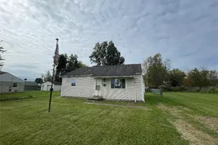 1933 Bollinger Ave NE, Canton, OH 44705 - Photo 4