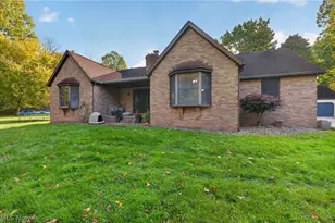 5900 Timber Ave, Louisville, OH 44641 - Photo 2