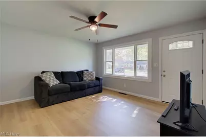 477 Linwood Drive, Alliance, OH 44601 - Photo 8