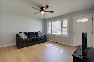 477 Linwood Dr, Alliance, OH 44601 - Photo 8