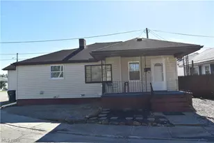 811 Grandview Ave, Coshocton, OH 43812 - Photo 1