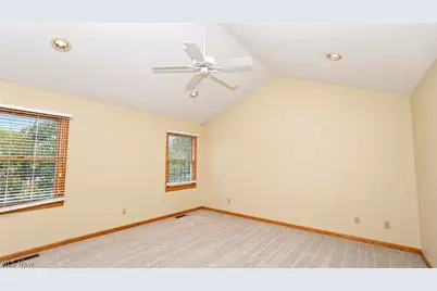 835 Lehigh Avenue, Cuyahoga Falls, OH 44221 - Photo 36