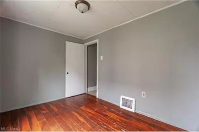 904 Work Drive, Akron, OH 44320 - Photo 18