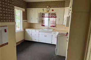 97 W Oxford St, Alliance, OH 44601 - Photo 6