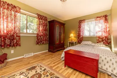 3129 Warrensville Center Road, Huber Heights, OH 44122 - Photo 18